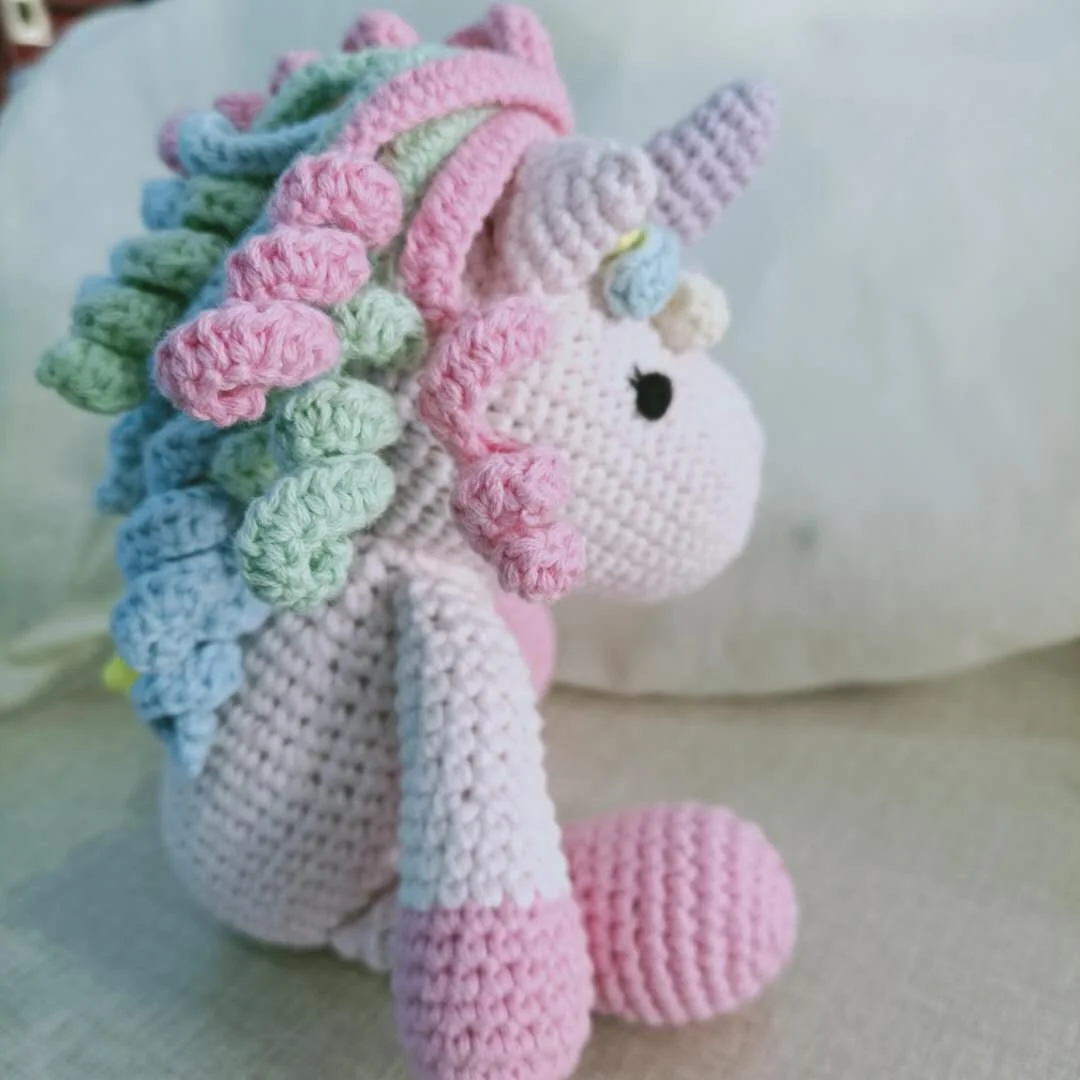 Poupée licorne personnalisée au crochet jouet Animal en peluche fait à la  main Crochet licorne Amigurumi