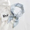 8 luce blu