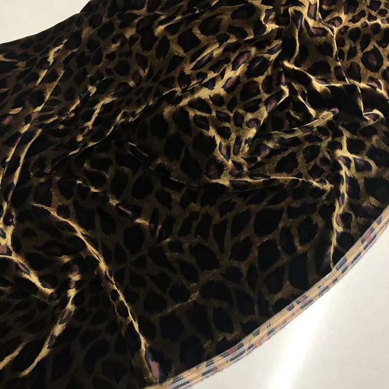 Pure Silk Velvet Fabric Leopard Print Silk Velvet Fabric Viscose Digital Printing 100% Pure Silk Velvet Fabric for Dress Garment