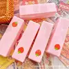 Bandes de lait fraise M006 colorées, humides et douces