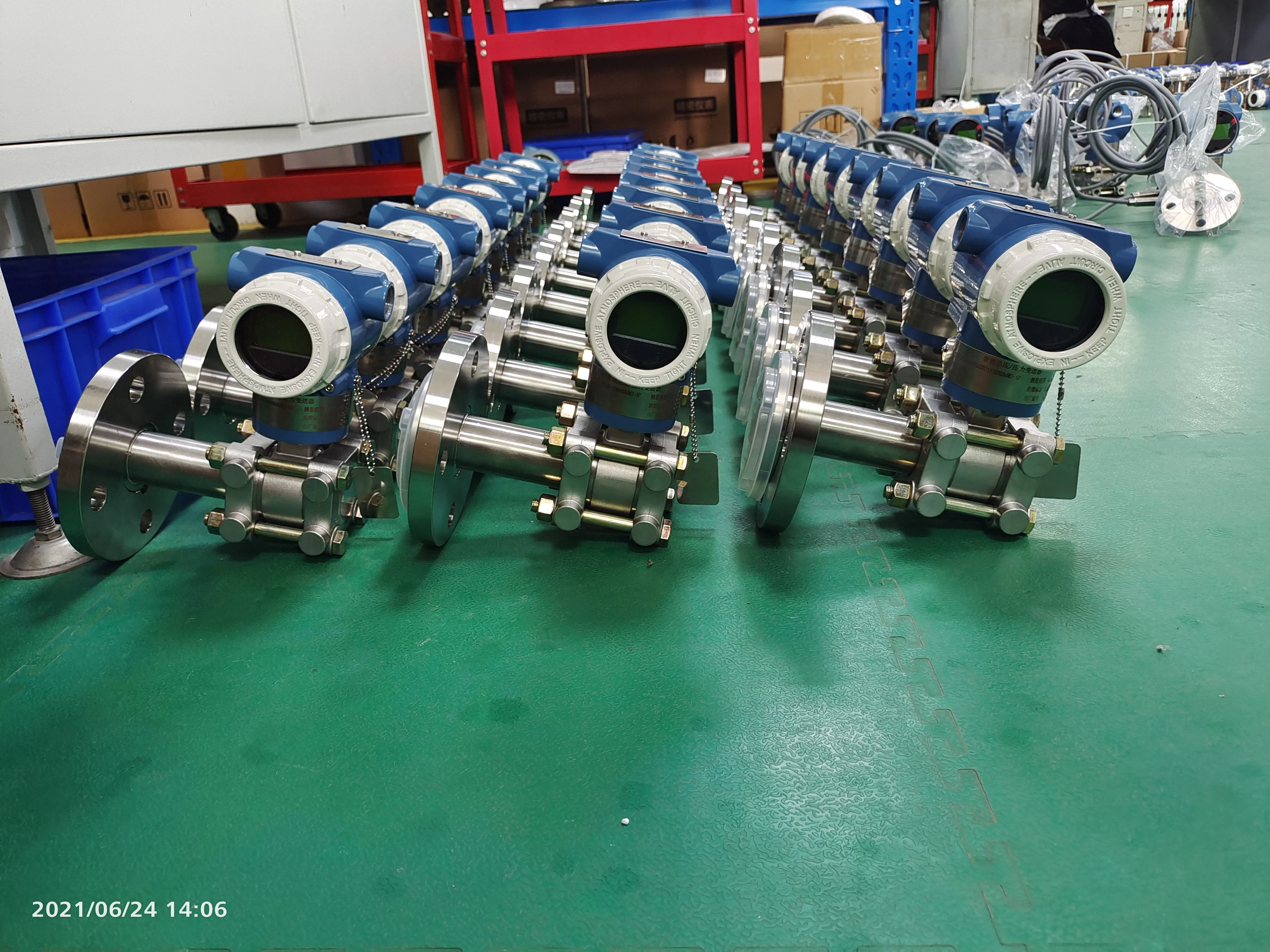 Single Flange Liquid Level Transmitter Differential Pressure Transducer Remote Seal Level Transmitter for tank Level