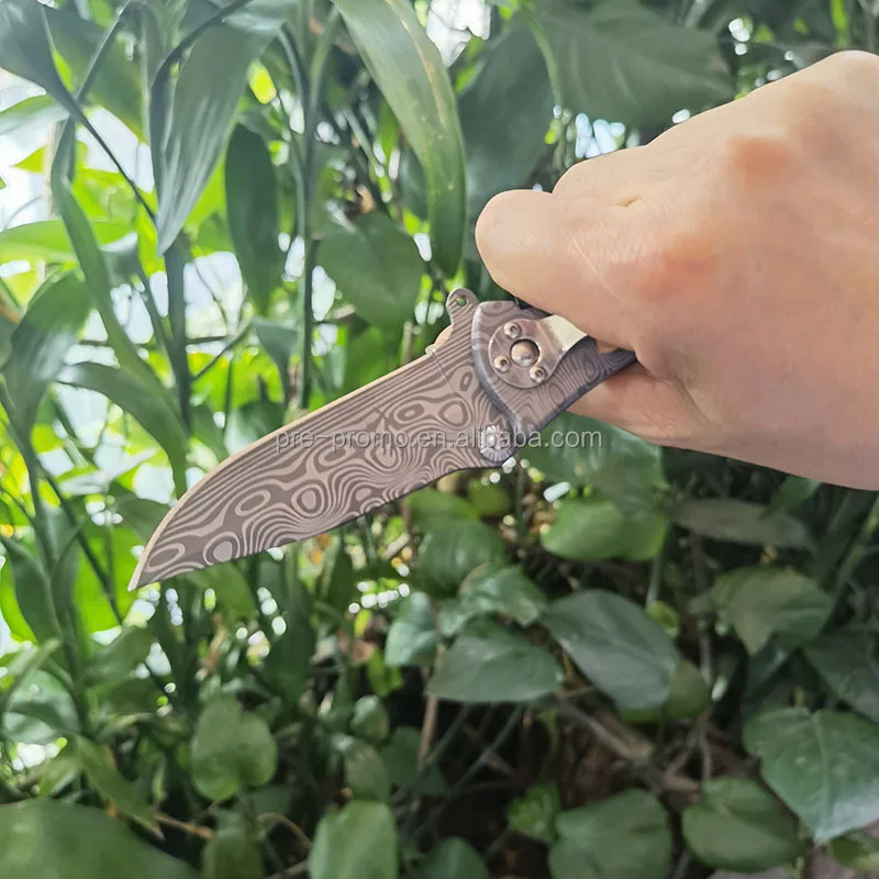 Wholesale custom outdoor camping pocket knives/ Damascus texture folding knives