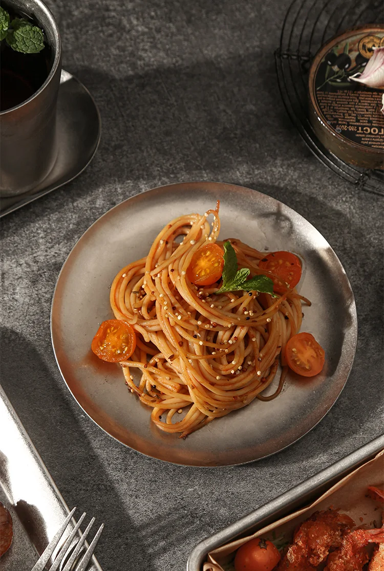 Factory Direct 13/15/17 cm ss304 Retro Older Style Restaurant Dinner Dish Stainless Steel Circular Round Food Charger Plates