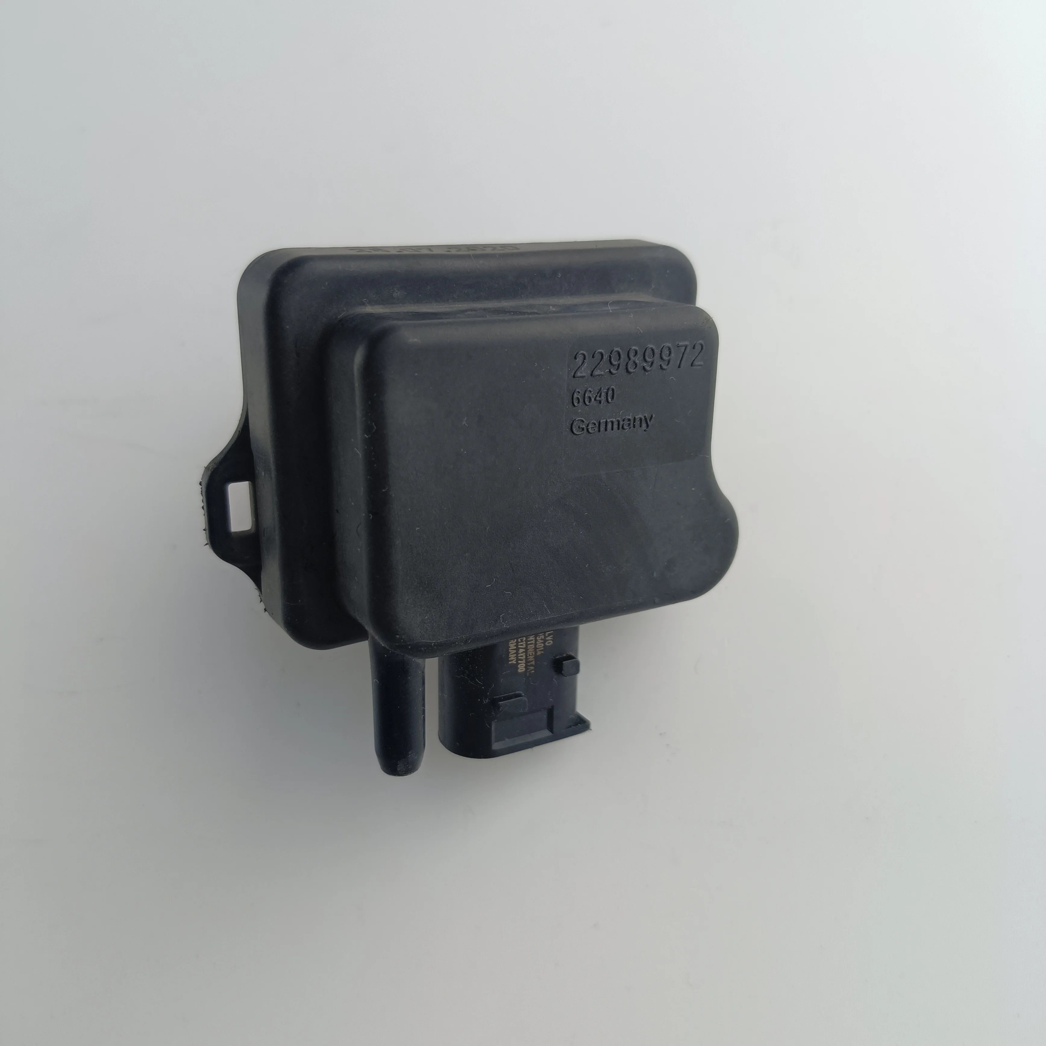 High Quality Original Igniter / Control Module Intake Sensor 22989972 Ignition For Volvo Truck