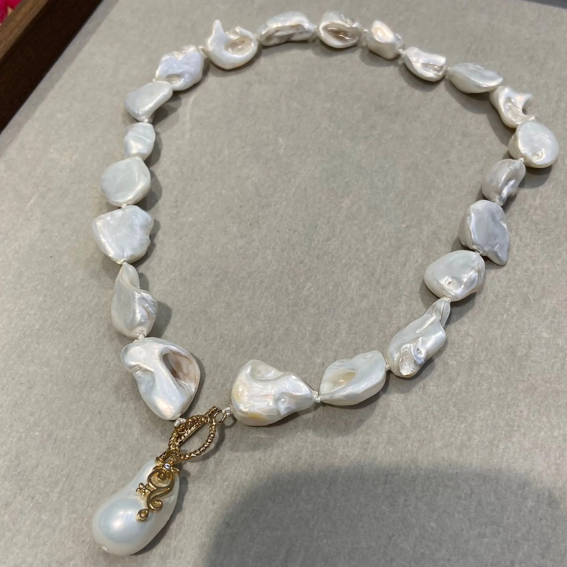 Handmade Vintage Pearl Necklace – High Quality, Unisex