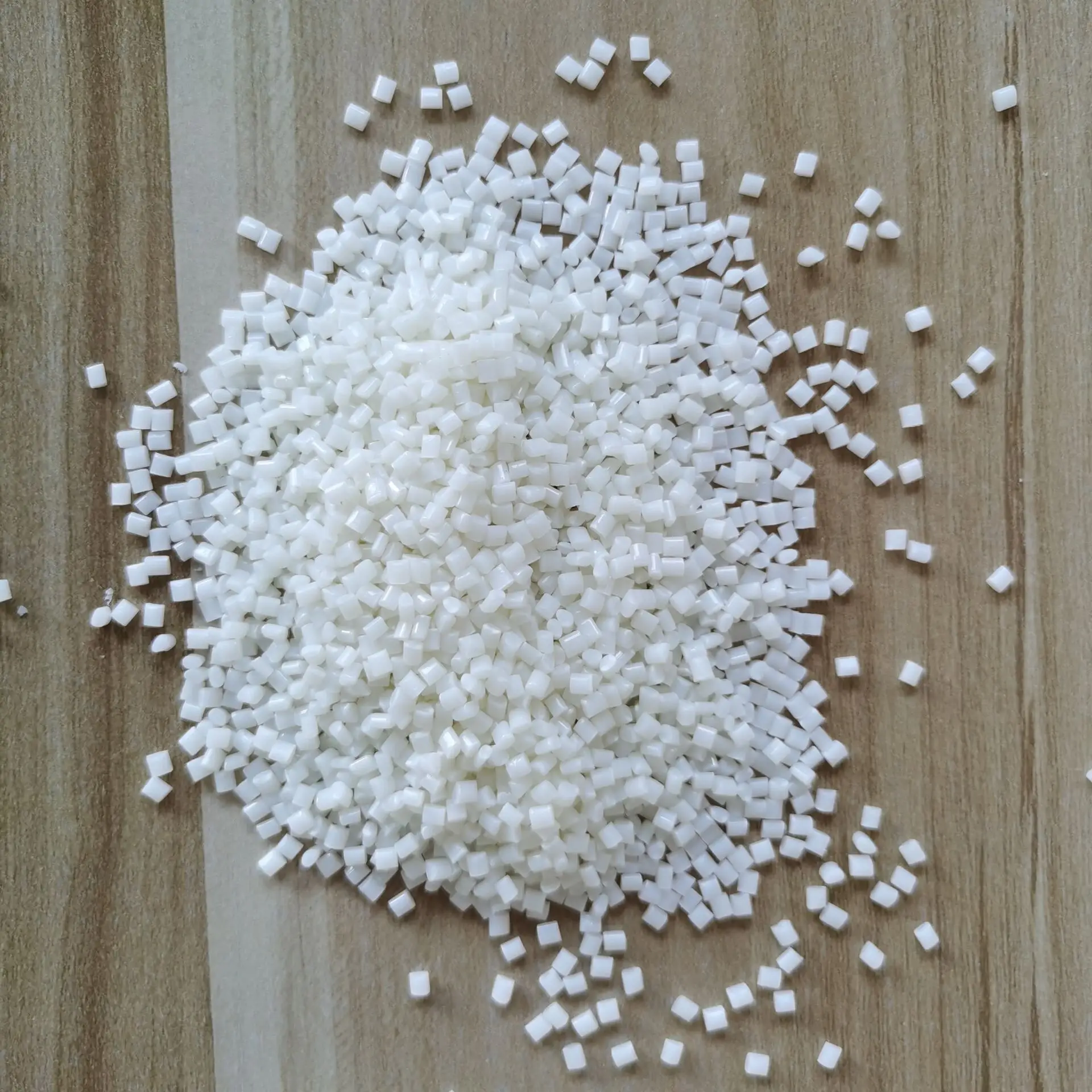 Compound Plastic Material PBT-RG15 Polybutylece Terephthalate Pbt Granules FR UL94 V0 Flame Retardant PBT GF15