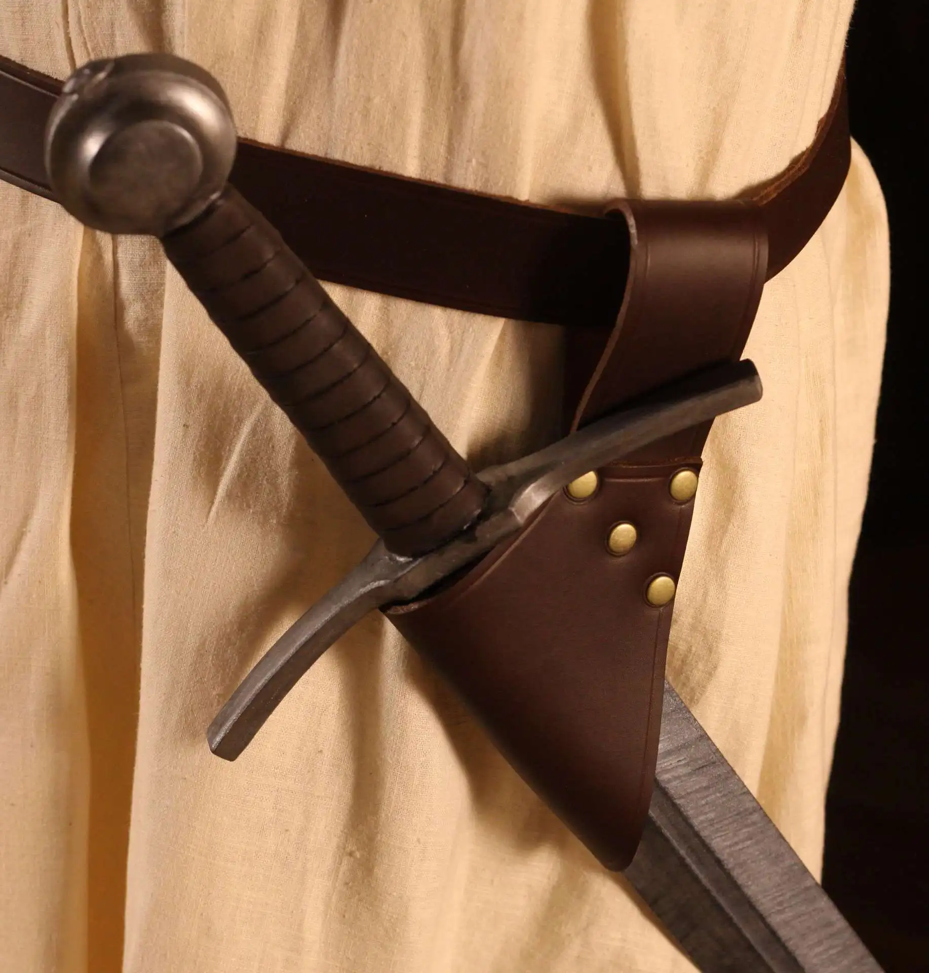 Sword Frog Holster Handmade Fixing Tool Belt Tool Holster Hanger Universal PU Leather for Warrior Men Halloween Pirate Costume
