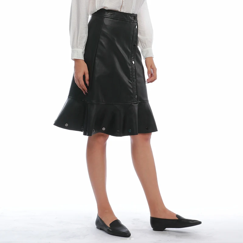 Осенняя черная Однотонная юбка из искусственной кожи с оборками на подоле, естественная талия, до колена, повседневная трапециевидная короткая женская юбка для девочек