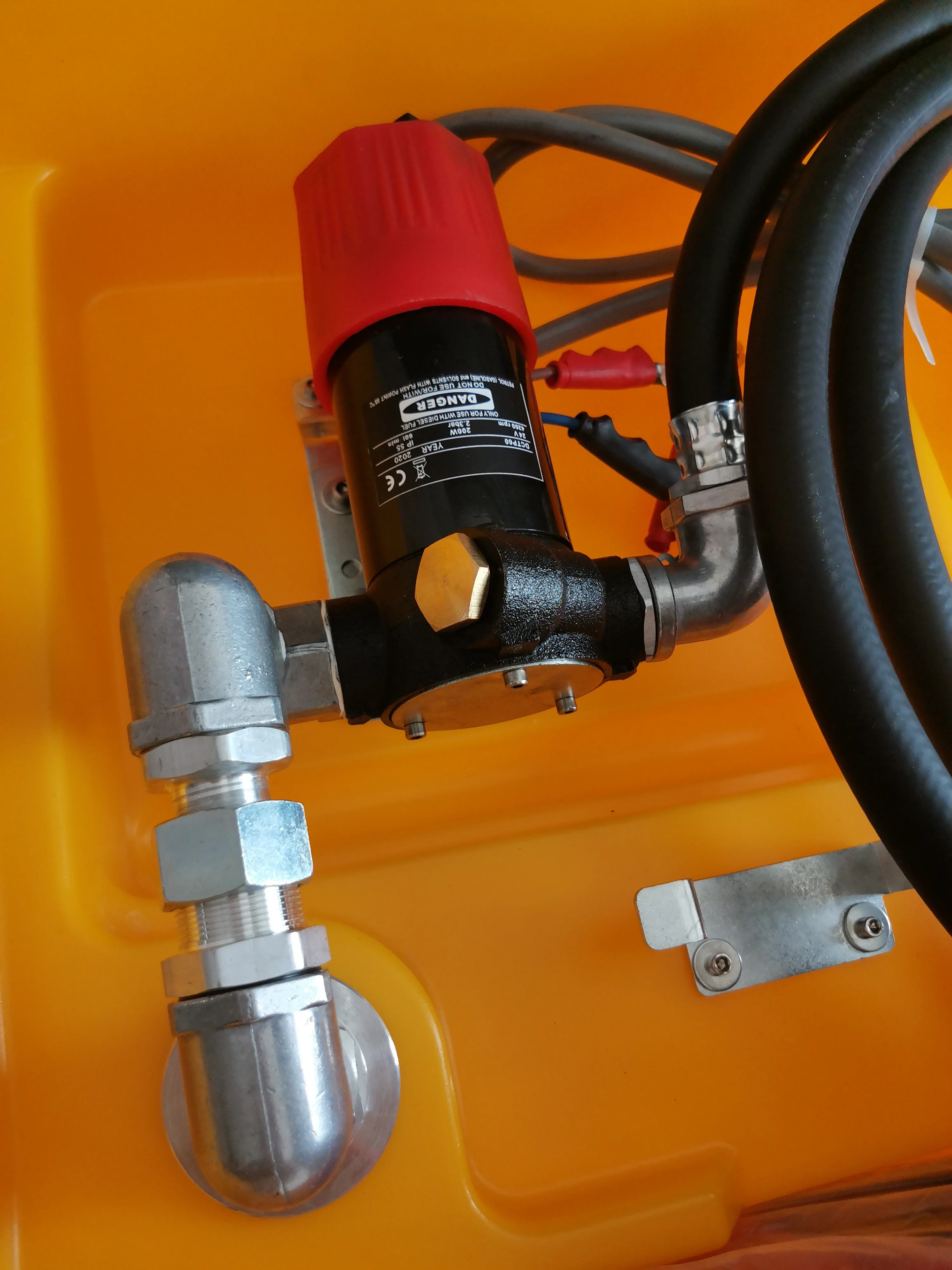 Автоматический портативный пластиковый дизельный/бензиновый топливный бак с насосом 240