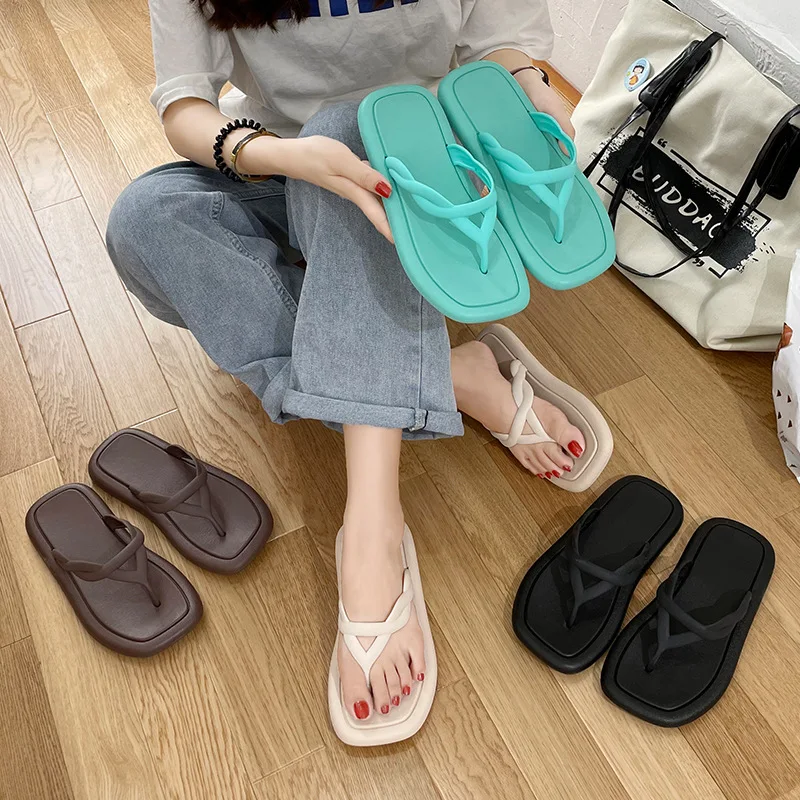 Wholesale Summer Slippers Luxury Flip Flops for Women