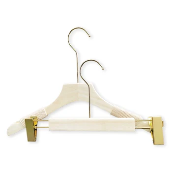 Customized logo of clothing store, luxurious wooden hangers, pants clips, clothing display hangers, pants clips, hanging clips