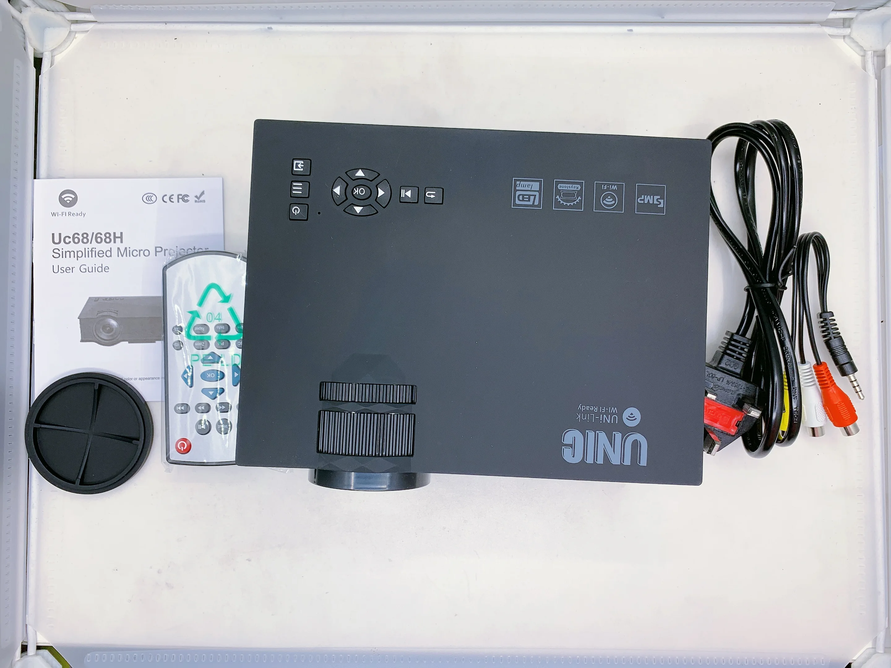 Factory Price Projector with Full  1080p Home Cinema Portable Projector UC68