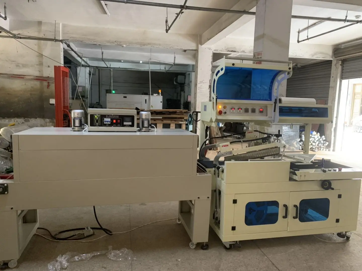 シュリンクトンネル Lシーラー付 L型シーラーシュリンクトンネル一体型機|シュリンク包装機|製品