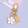 Fleurs à cinq pétales-blanc