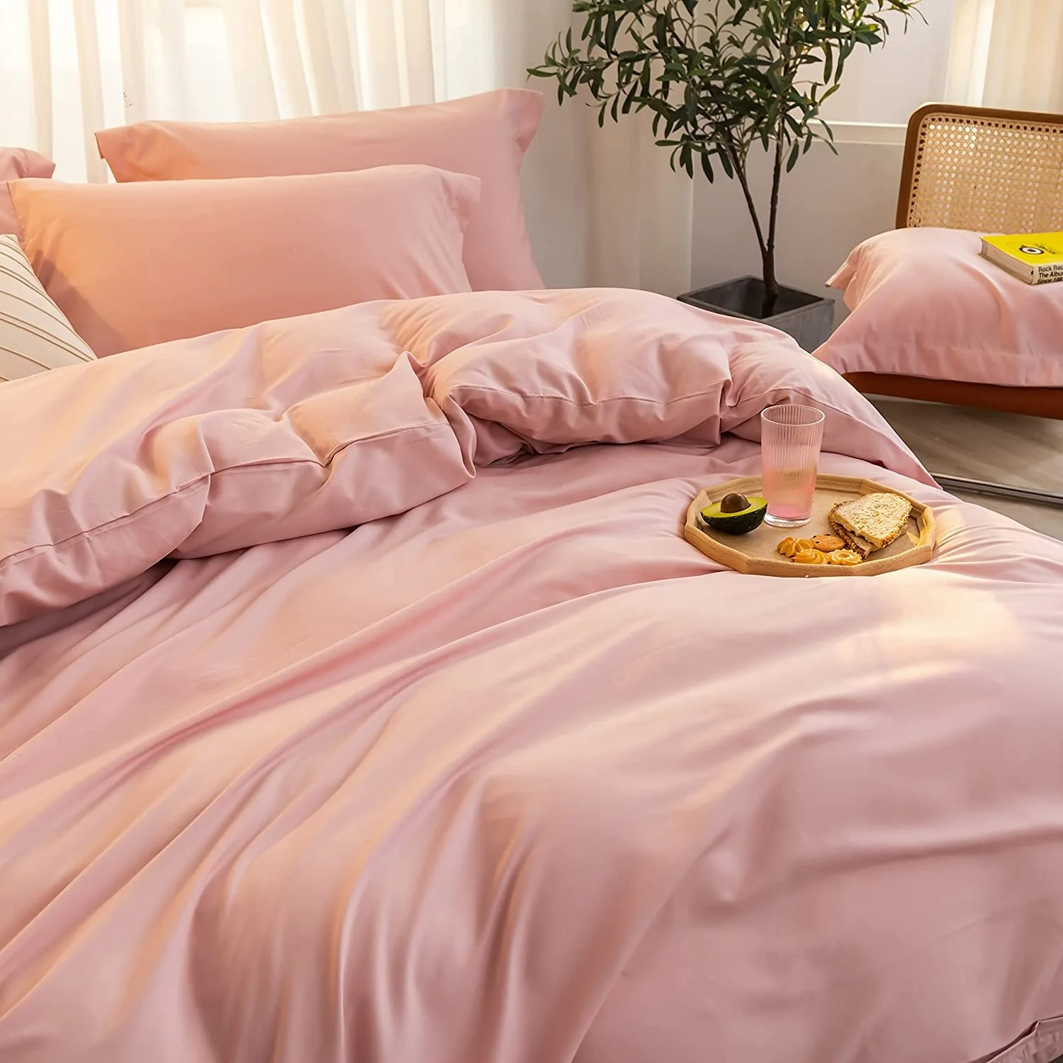 Luxury Quality Western Style Super Soft Solid Light Pink Duvet Cover Set Custom Designer Microfiber 3 Pieces  Bedding Set supplier