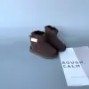 深棕色