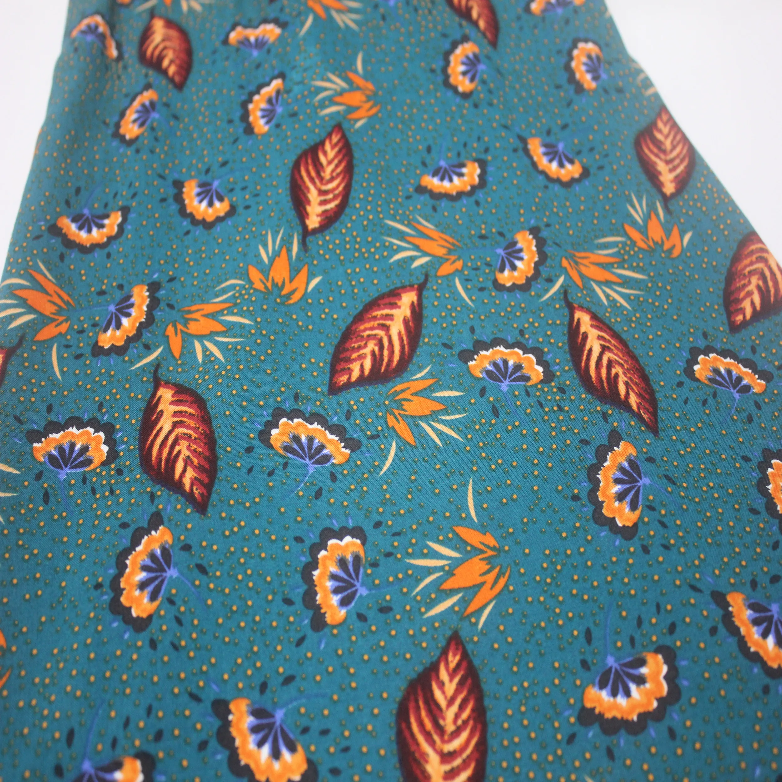 Тканая вискоза вискозная ткань с вышивкой 100% для одежды платья