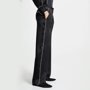Hot Sale Female Sleepwear Silk Pajamas High Quality Plain Dyed Loungewear Embossed Logo Quick Dry Long Sleeved Sleepwear Summer