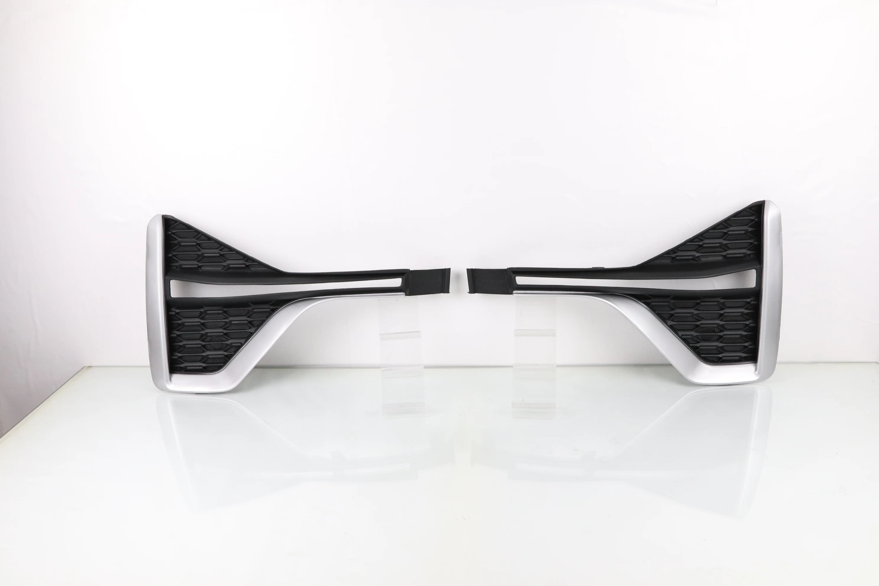 Factory Price LED Driving Daytime Running Light Car DRL Front Light Fog Lamp ABS Material for Toyota Innova Zenix 2023