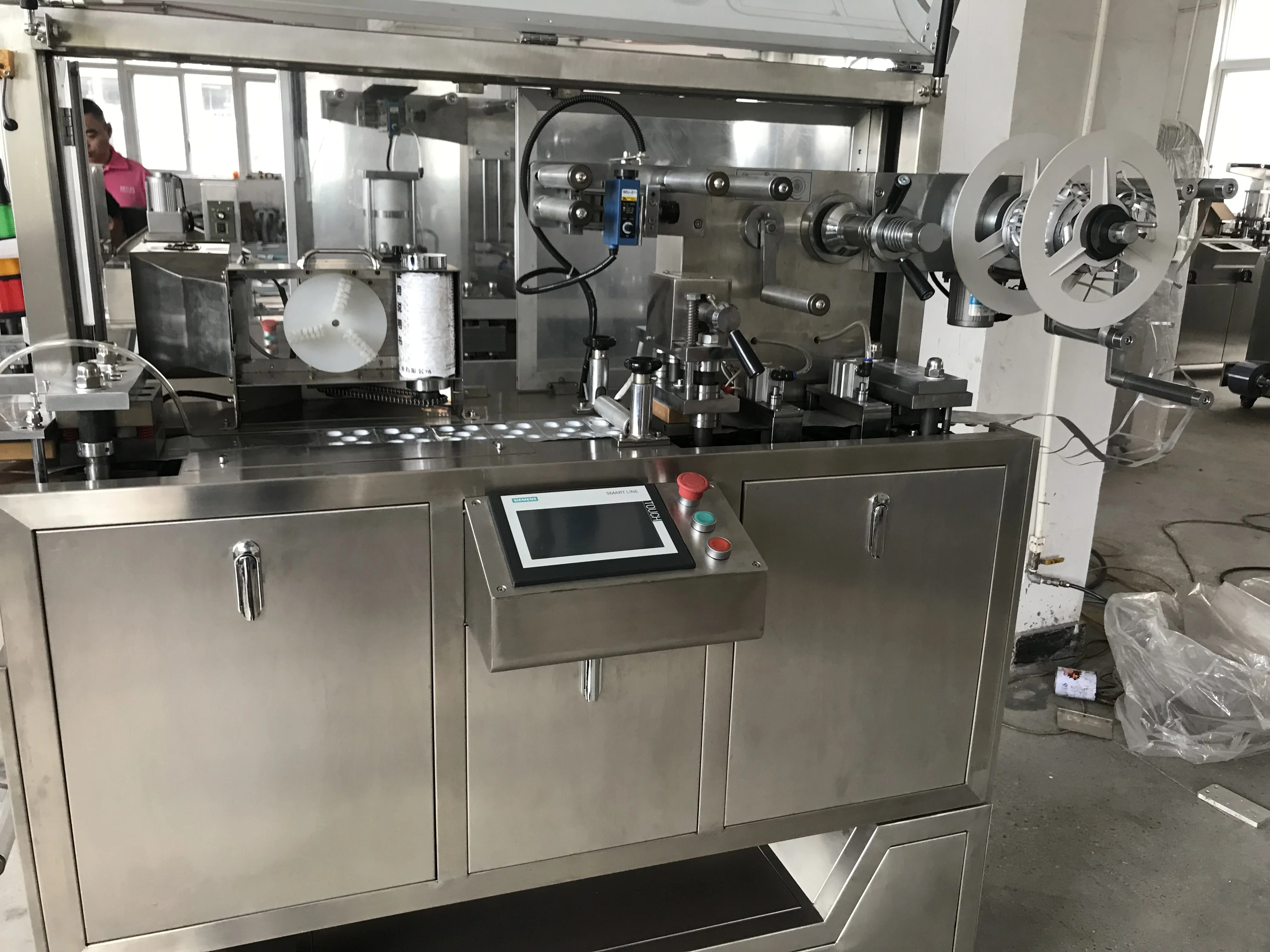 
 Автоматическая электрическая фармацевтическая блистерная упаковочная машина  