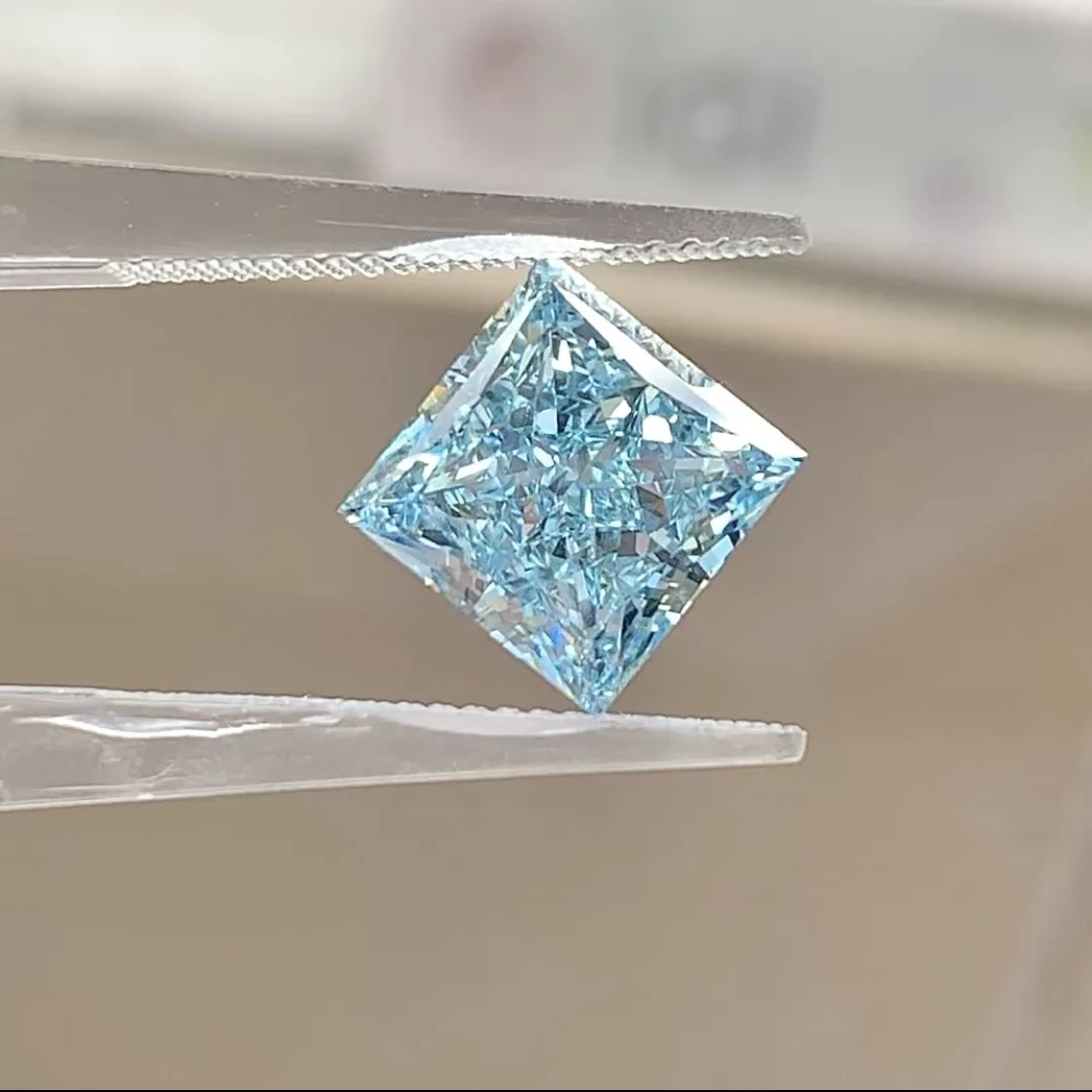 Diamant Vert Créé En Laboratoire 1.00 Ct - Coupe Coussin Excellente, Qualité VVS/VS, Vert Très Clair, Pour Création Bijoux