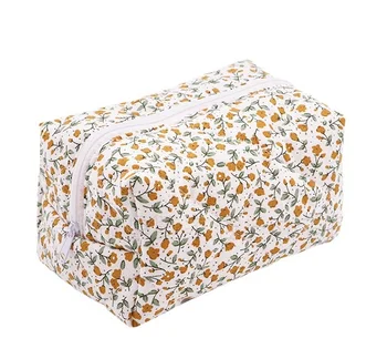 2024 Hot Selling Custom Floral Patterns Makeup Bag Quilted Cotton Travel Skincare Toiletry Bag Vintage Cosmetic Bag