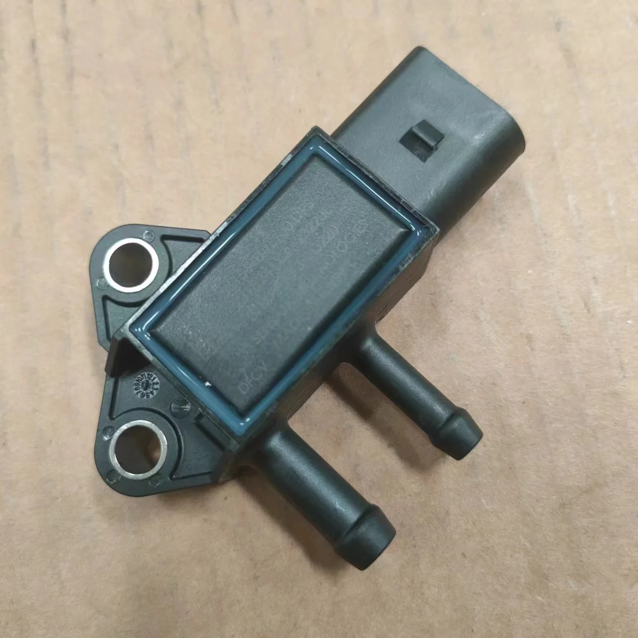 High Quality Truck Engine Differential Pressure Sensor 3615610-TL100 for Dongfeng KL KC DDi11 diesel Engine