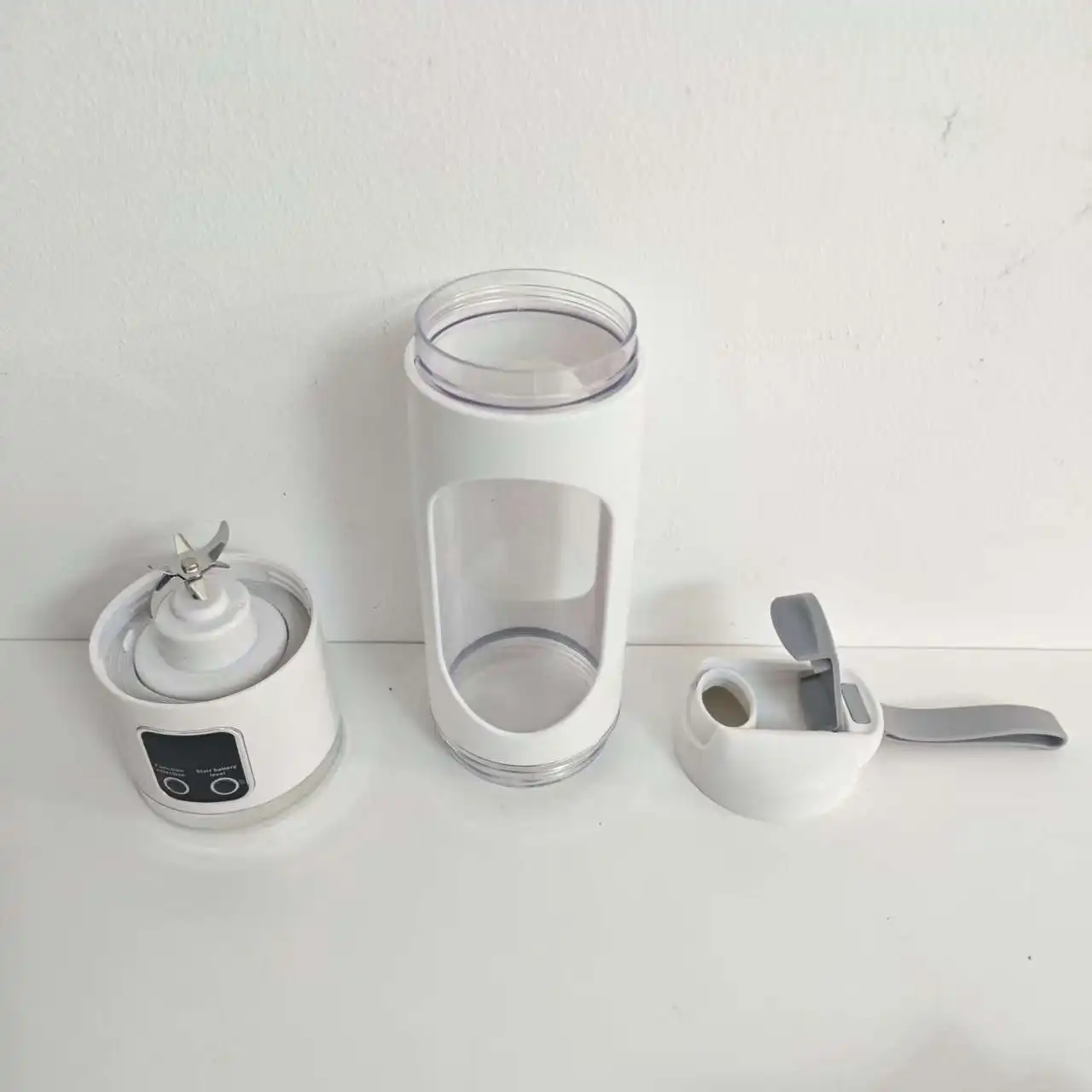 Hot Sale Custom Logo Wireless USB Rechargeable Portable Mini Blender Smoothie Juicer Cup Mixer for On-the-Go Outdoor Daily Use