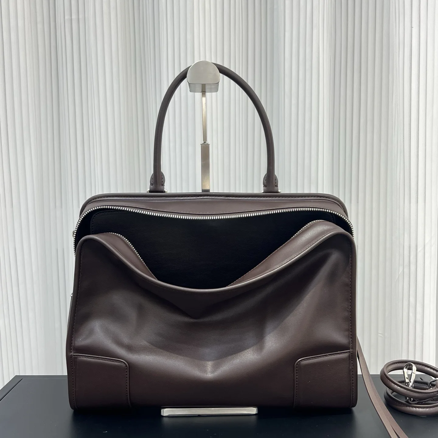 Luo Amazona180 Vintage Matte Leather Zipper Closure Bowling Bag Letter Detail Cotton Lining Large Capacity Stylish Handbag
