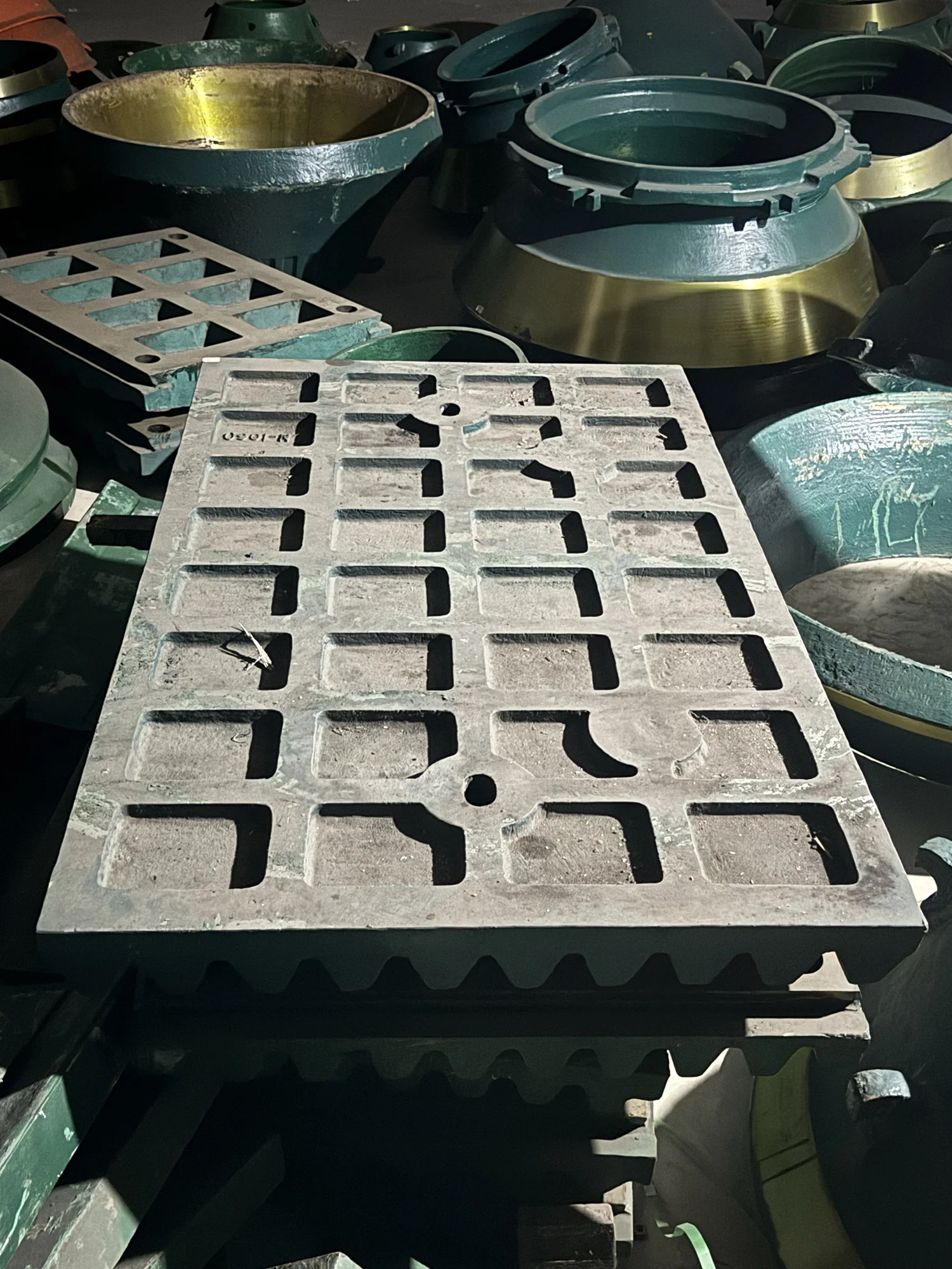 ZhiXin Crusher Parts-High Quality Jaw Plate for Mining Machinery Wear Resistant