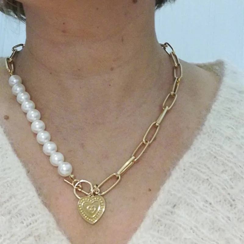 Imitation Pearl Metal Buckle Necklace 