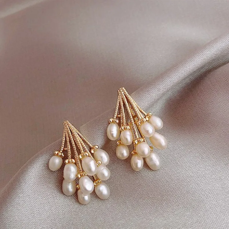 Boucles D'oreilles Pendantes Vintage - Émaux Et Fausses Perles Sur Fond Doré - Fermoir Clips - Occasion Parfaite