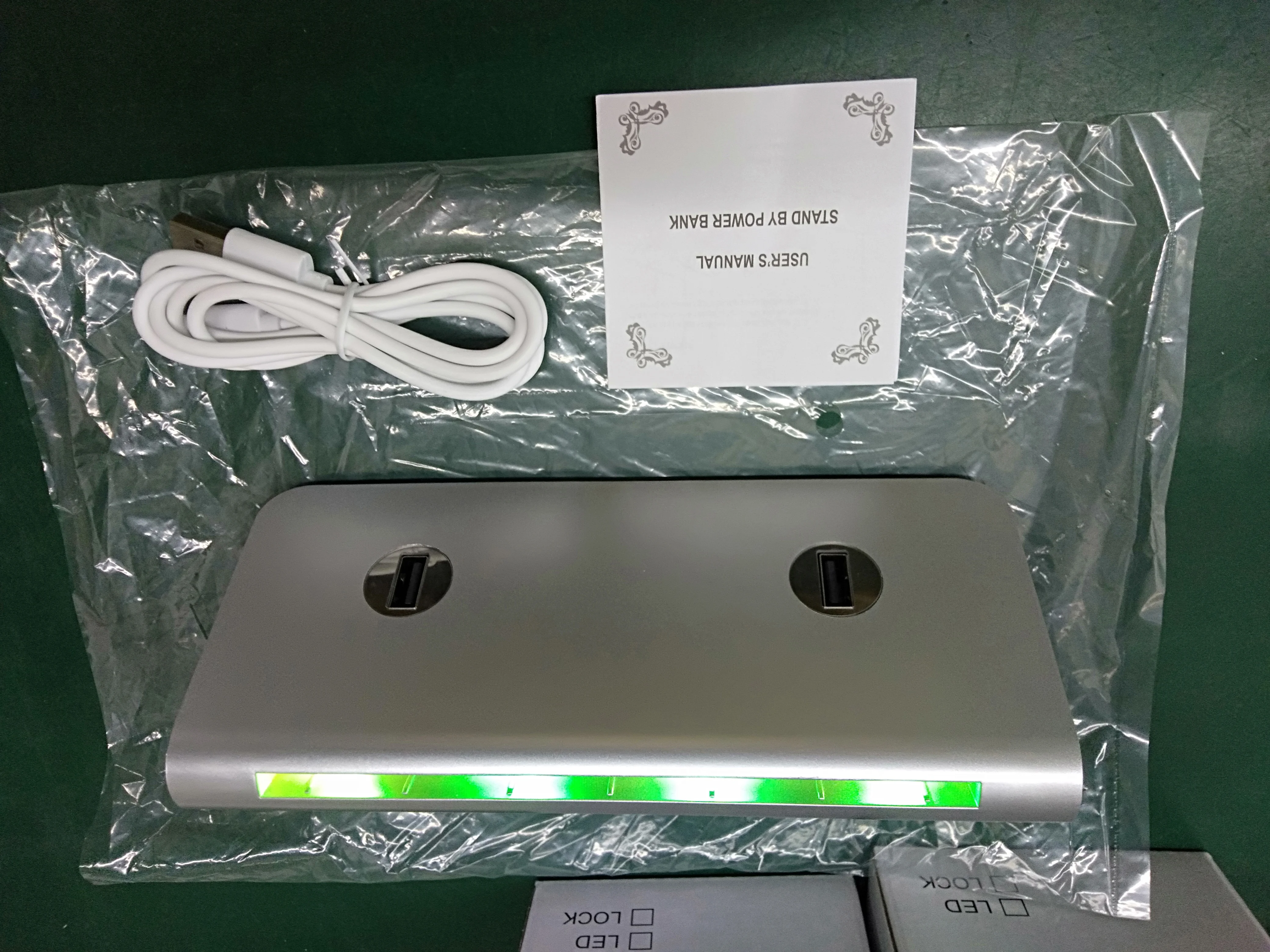 2023 New Electrical Products  4 USB Ports Table Stand Restaurant Holder Menu Power Bank Stand Display Usb Charger