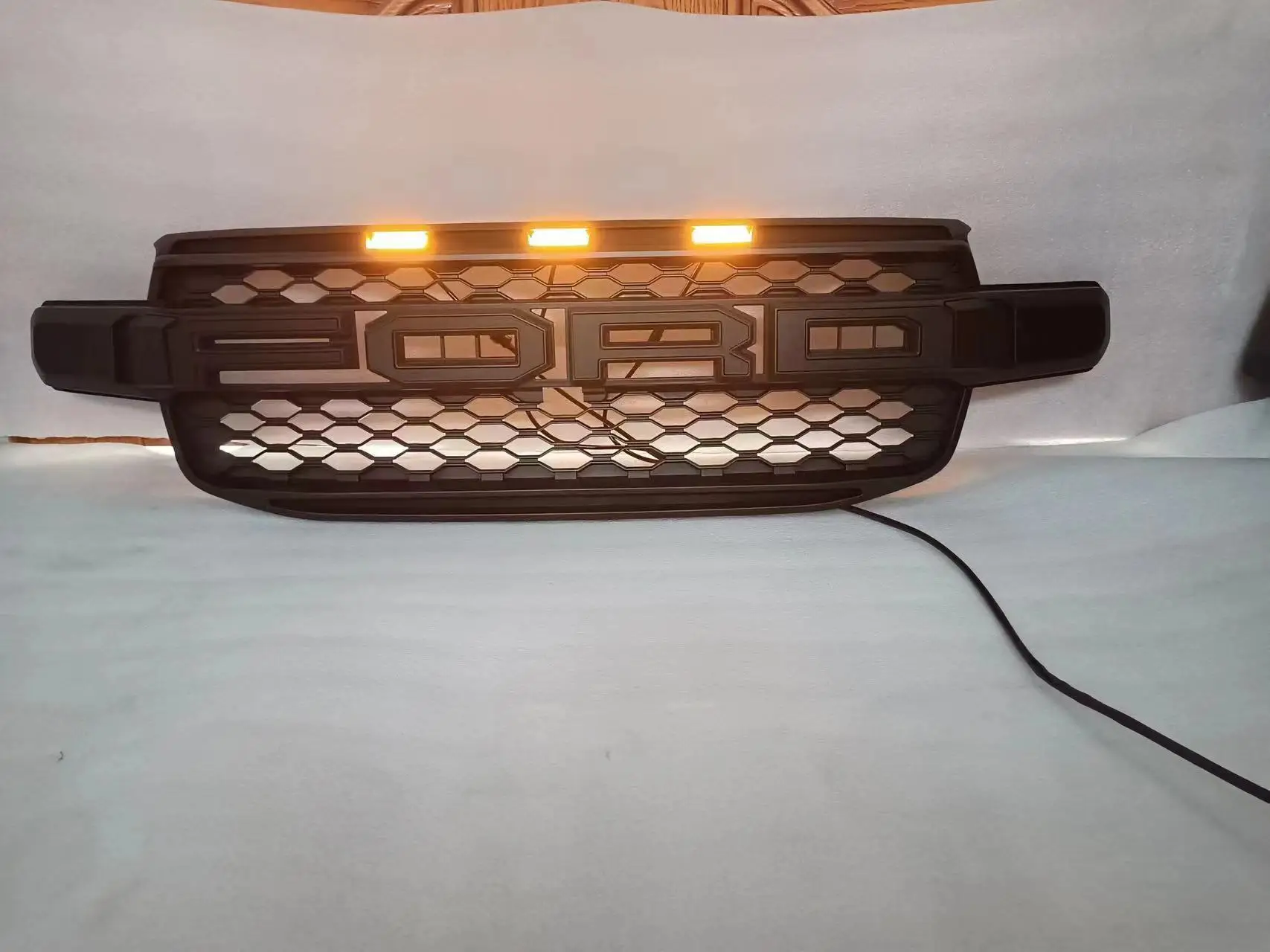 New Design Auto Body Kits Mesh Abs Grille With Led For Ford Everest