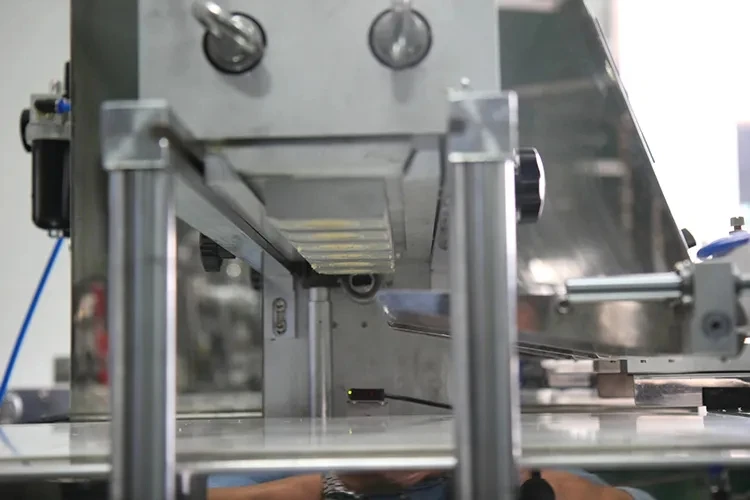 Small Commercial Automatic Multi Drop Chocolate Chip Machine Making Cookie