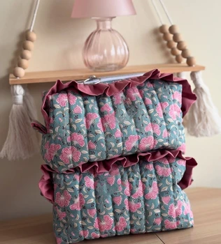 Custom-Quilted Retro Floral Ruffled Cosmetic Bag with Artistic Design for Storage