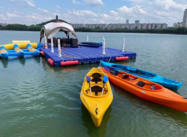 Durable Custom-shaped Pontoon Bridge Platform Boat Dock Pollution-Free PE Rubber Material for Marine & Floating Applications