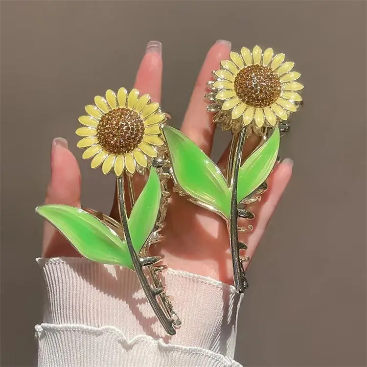 Yarui Sunflower Hair Claw - Fashionable Metal Charm Clips display picture 2
