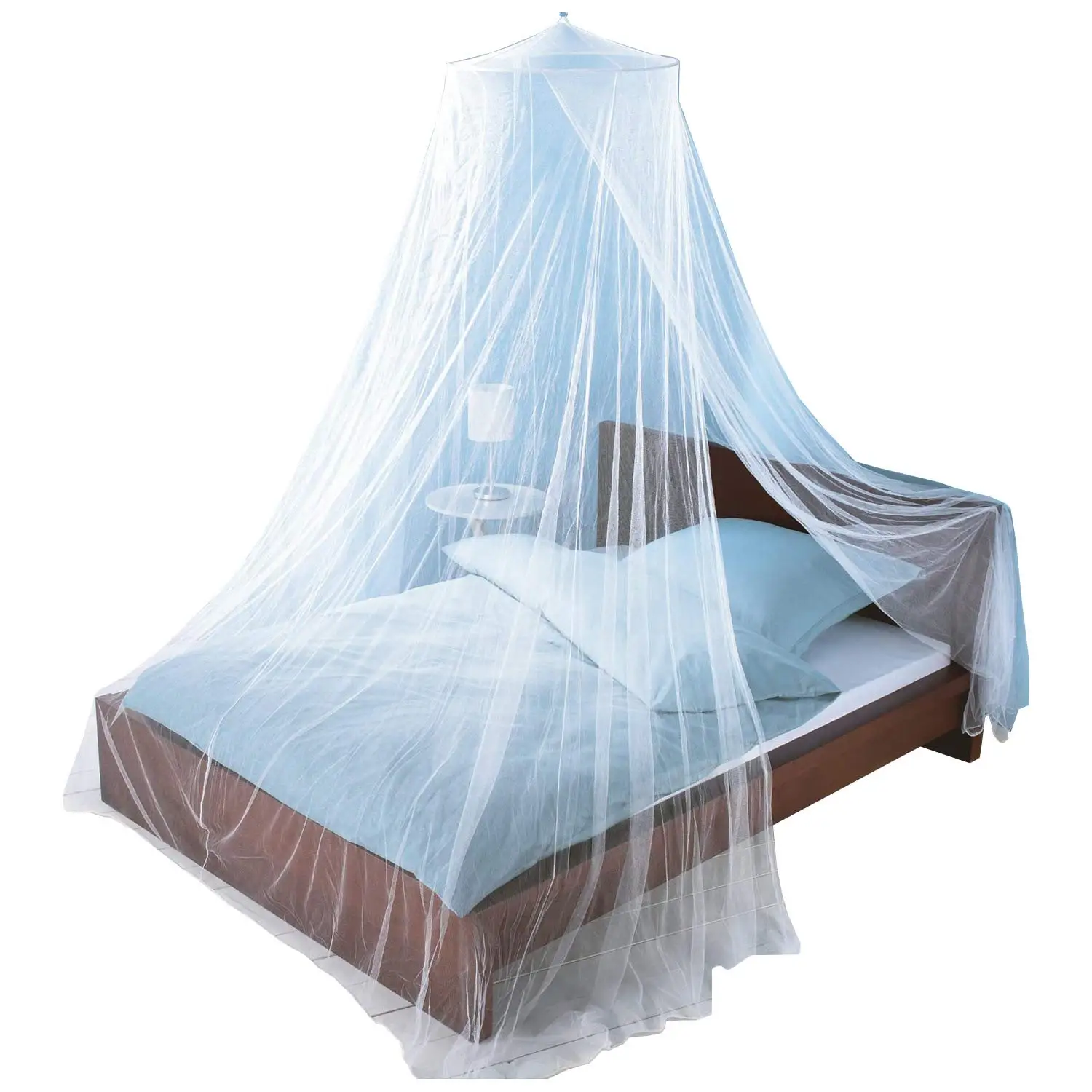 кровать с москитной сеткой