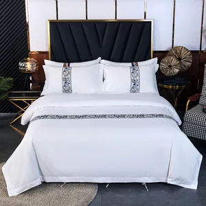 Wholesale Luxury 4-Piece Cotton Hotel Bedding Set King Size Simple Embroidered Flat Bed Fitted Woven Duvet Comforter Cover Set
