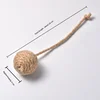Pelota de juguete de cuerda de sisal beige con cola
