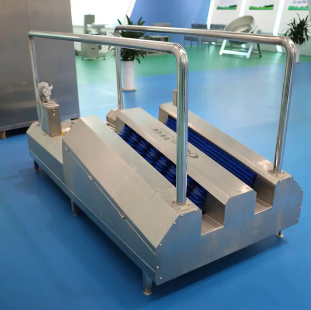 Automatic stainless steel sole cleaning machine for slaughterhouses