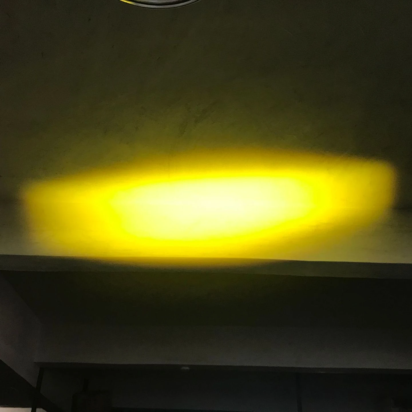 オートバイLEDスポットライト電動スクーターバイカラーレンズ外部LED