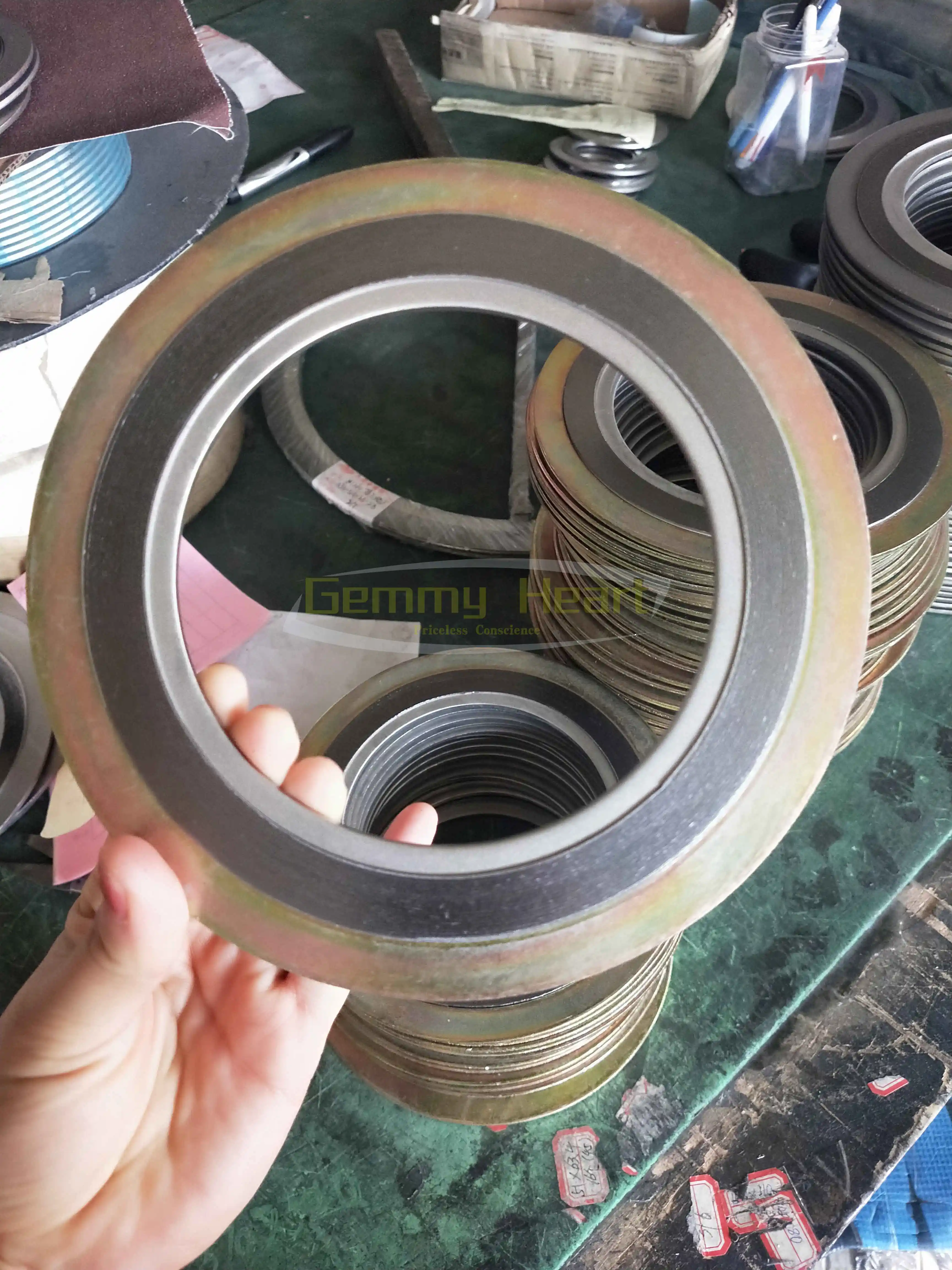 Metal Graphite Spiral Wound Gasket With Carbon Steel Outer Ring And 304 Inner Ring Buy Metal
