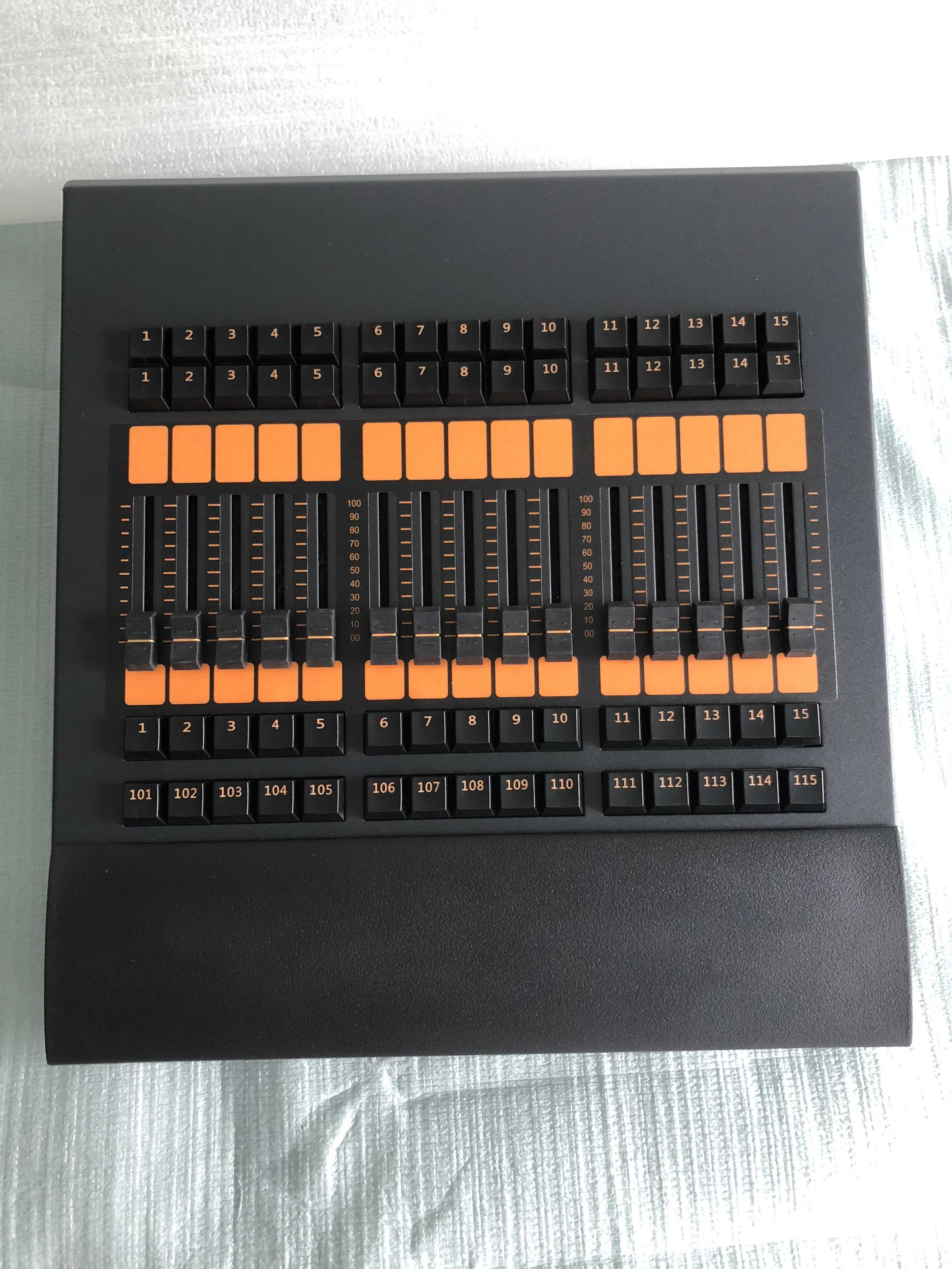 Stage DJ Disco Intelligent DMX Grand Ma2 Console on Pc MA2 Fader Wing