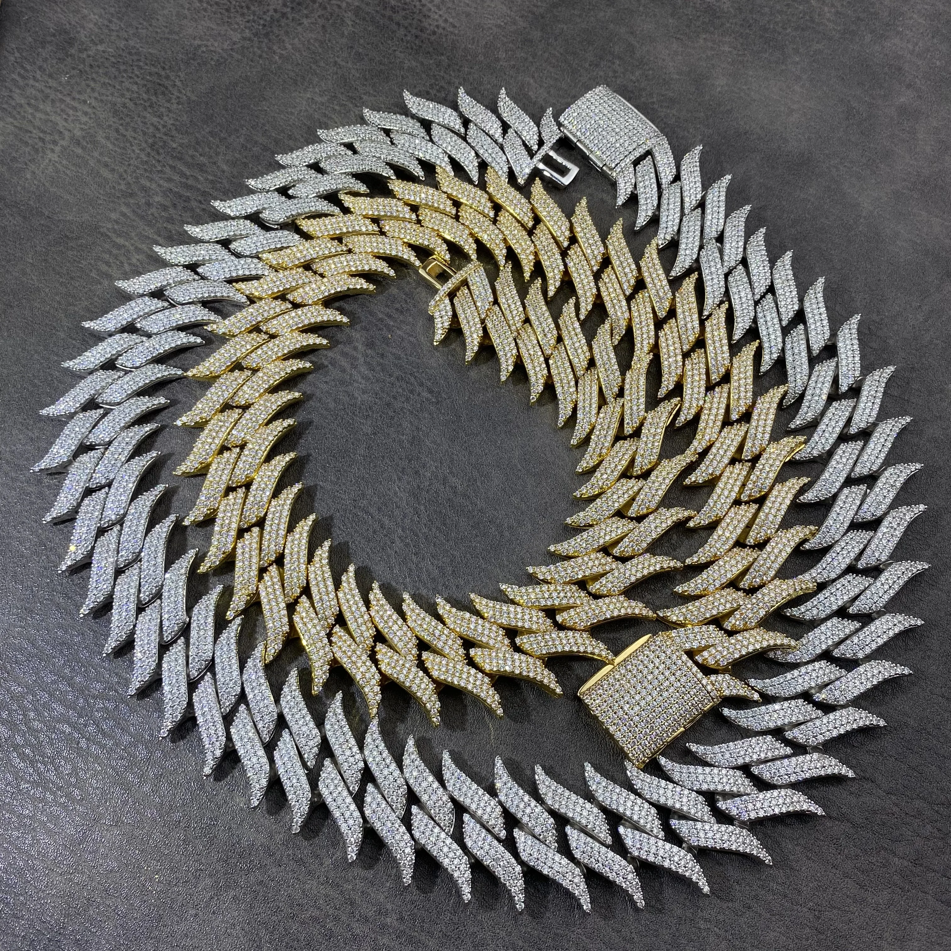 Fashionable Men Iced Out Bling Hip Hop Rock 30mm Spike Thorns Cuban Link  Chain