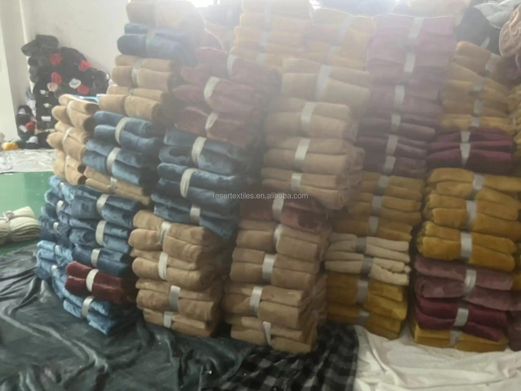 Luxurious Plush Faux Fur Double Layered Cozy Microfiber Bed Blanket Solid Colors 80% Promotion Sale Freshly Overproduced