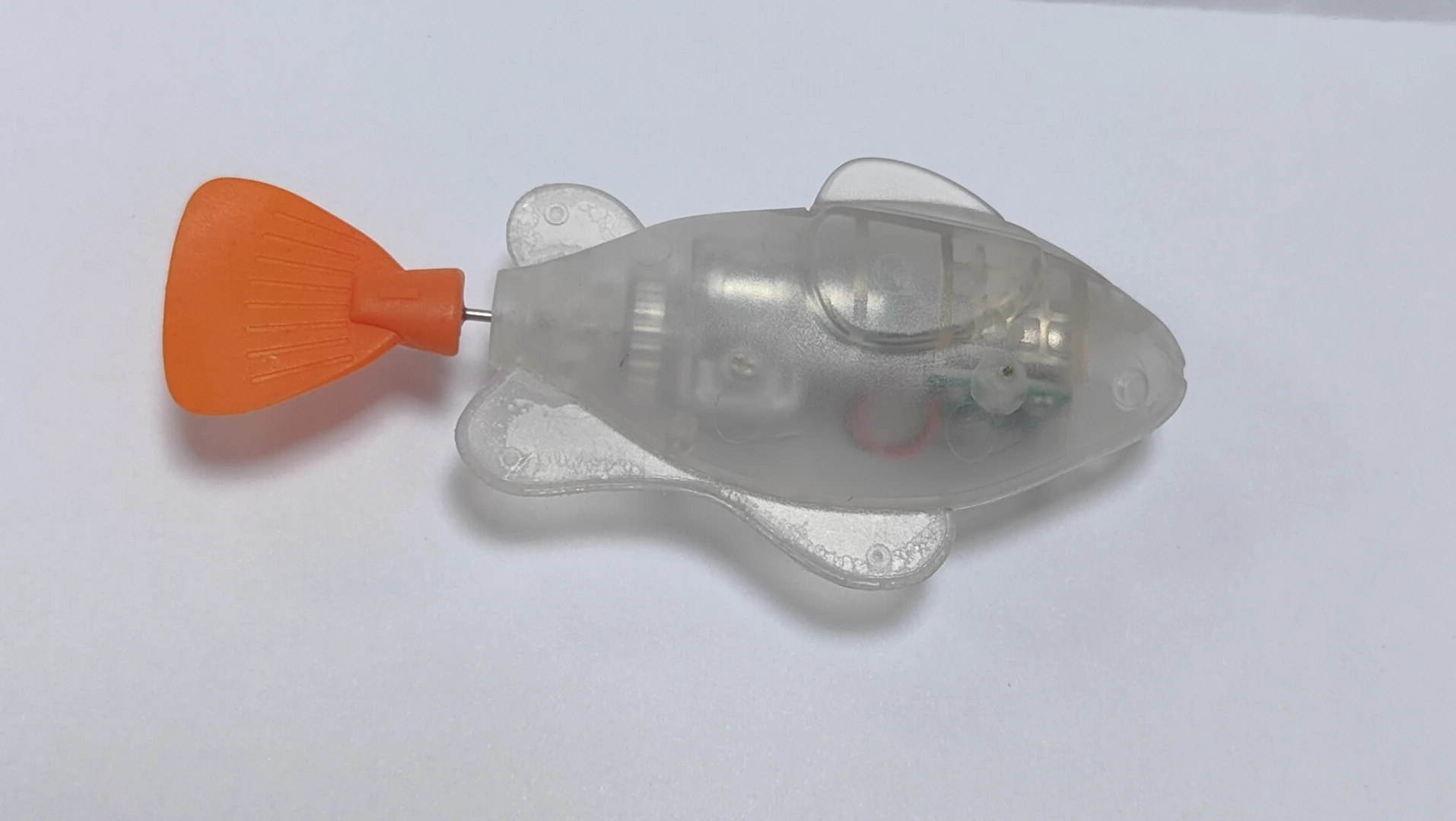 New Design Funny LED Light Button Battery Kid Fish Toy Robot Fish Swimming Fish Toys for Children