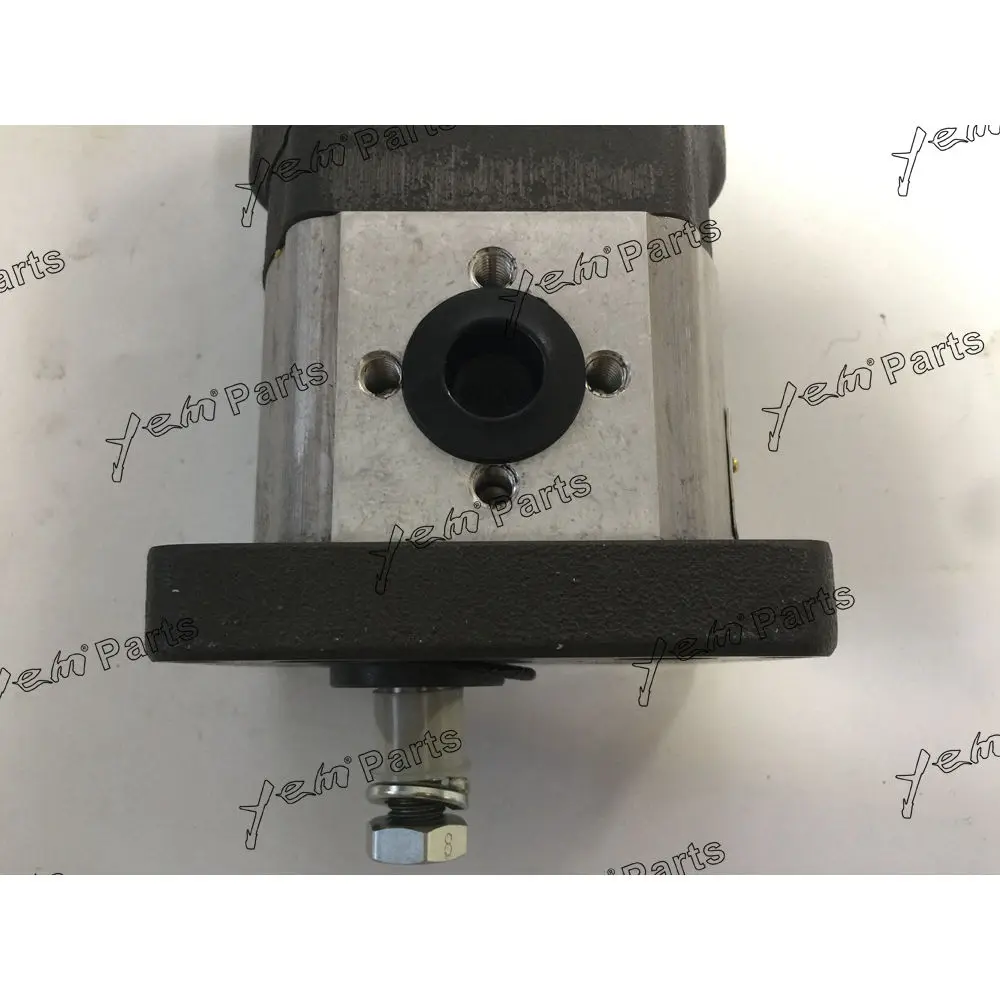 Good Quality Hydraulic Pump 36220-82204 Fit for Kubota Engine. 4