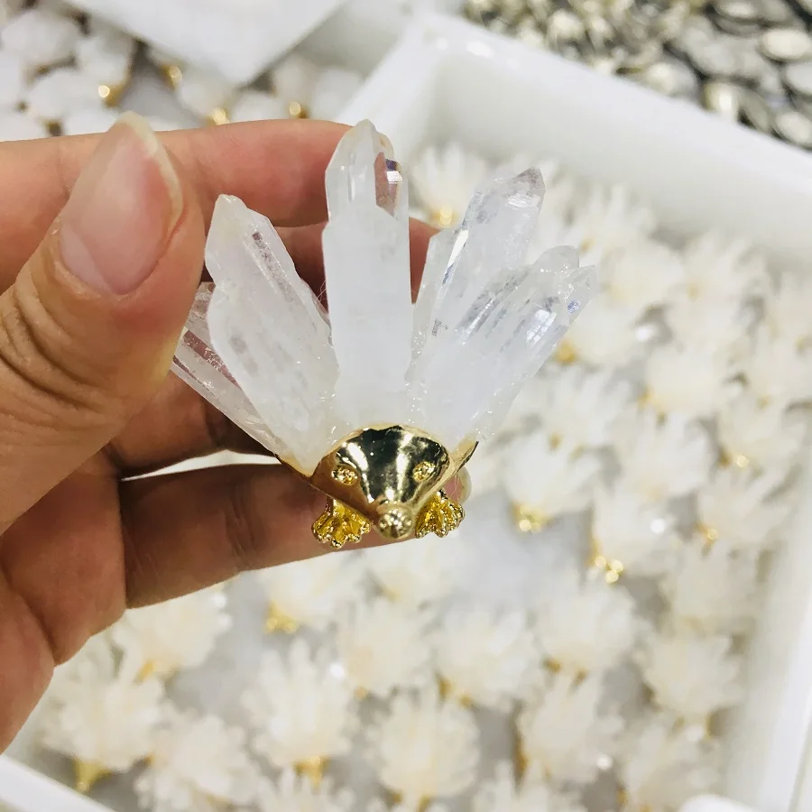 批发天然雕刻水晶刺猬透明石英簇刺猬装饰